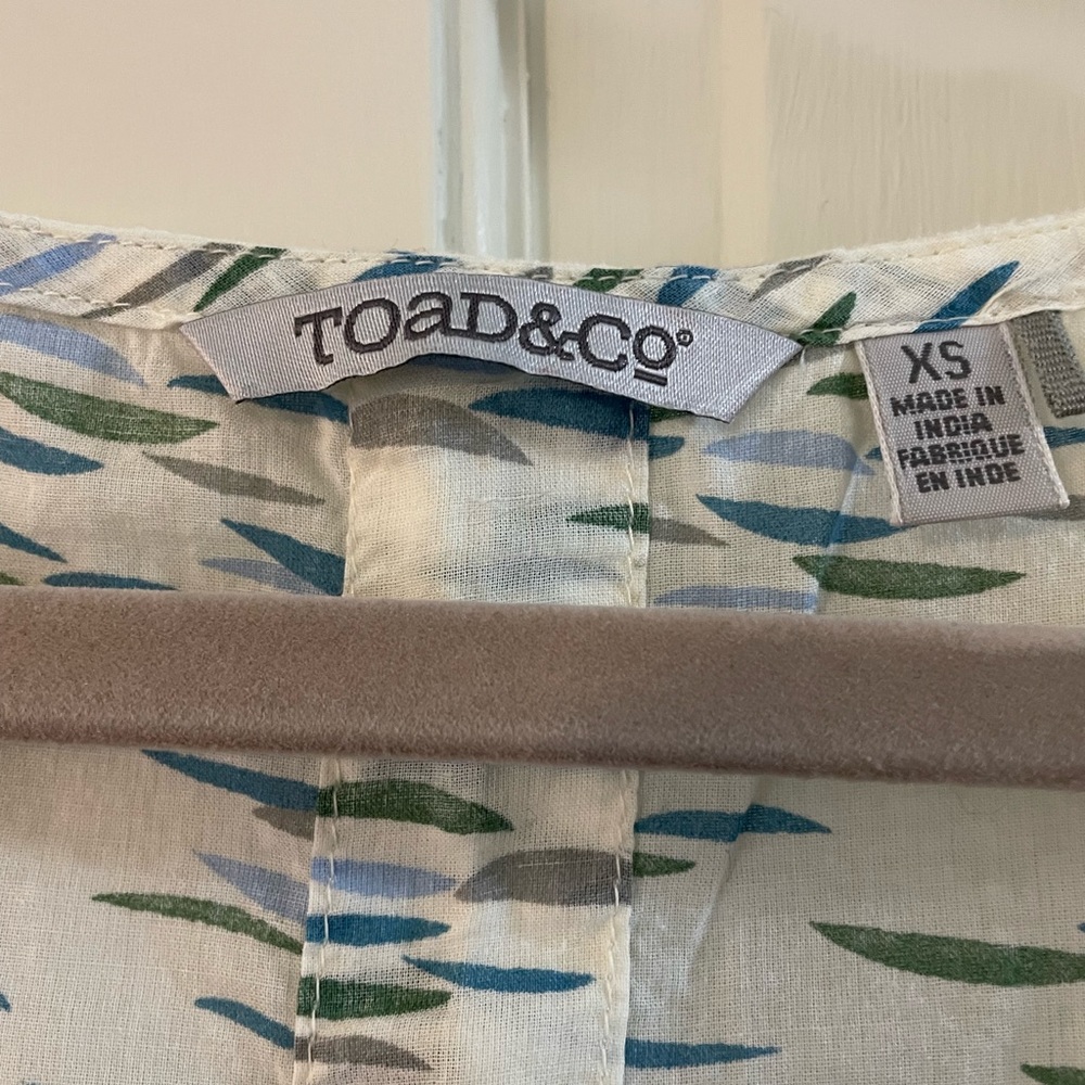 Toad & Co, size XS, top. EUC - Picture 4 of 7